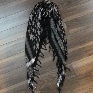 Scarf, black & white